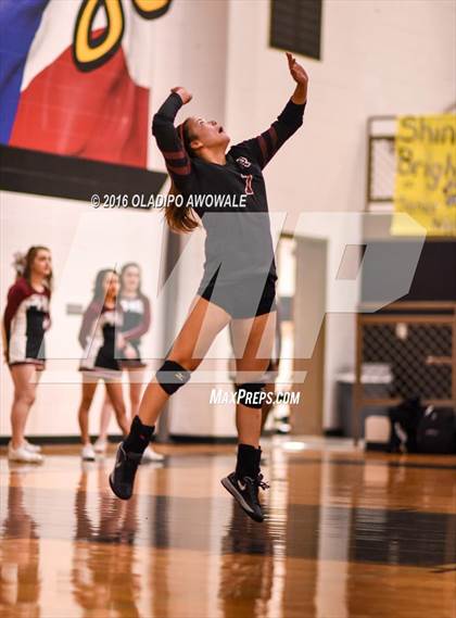 Thumbnail 2 in Kaufman vs. Princeton (UIL 4A Bi-District Playoff) photogallery.