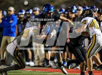 Thumbnail 2 in Gunter vs. Henrietta (UIL 3A D2 Area) photogallery.