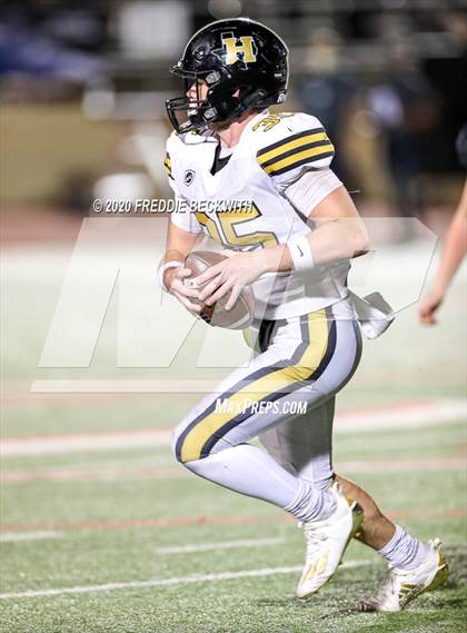 Thumbnail 2 in Gunter vs. Henrietta (UIL 3A D2 Area) photogallery.