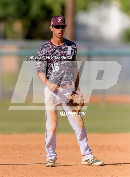 Thumbnail 2 in Floresville vs. Ray (UIL 5A Bi-district Playoffs) photogallery.