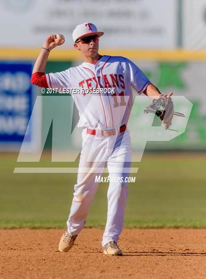 Thumbnail 3 in Floresville vs. Ray (UIL 5A Bi-district Playoffs) photogallery.