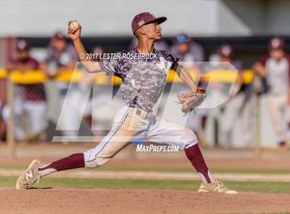Thumbnail 1 in Floresville vs. Ray (UIL 5A Bi-district Playoffs) photogallery.