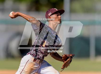 Thumbnail 2 in Floresville vs. Ray (UIL 5A Bi-district Playoffs) photogallery.