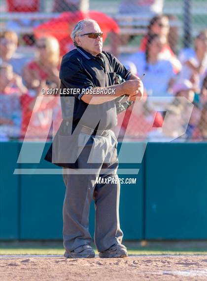 Thumbnail 2 in Floresville vs. Ray (UIL 5A Bi-district Playoffs) photogallery.