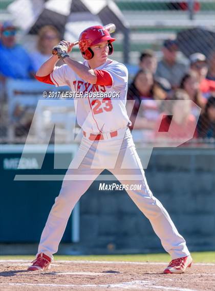 Thumbnail 2 in Floresville vs. Ray (UIL 5A Bi-district Playoffs) photogallery.