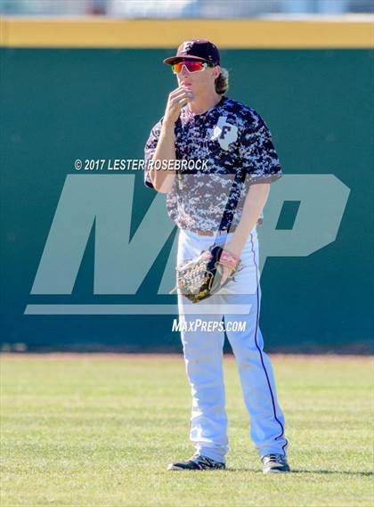 Thumbnail 3 in Floresville vs. Ray (UIL 5A Bi-district Playoffs) photogallery.