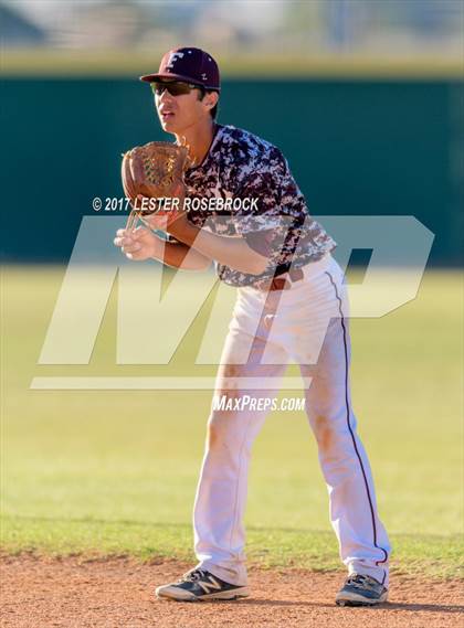 Thumbnail 3 in Floresville vs. Ray (UIL 5A Bi-district Playoffs) photogallery.