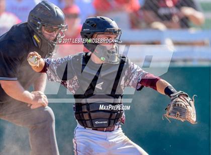 Thumbnail 3 in Floresville vs. Ray (UIL 5A Bi-district Playoffs) photogallery.