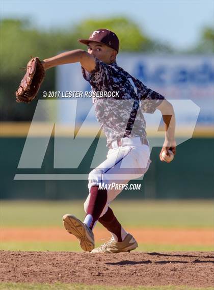 Thumbnail 2 in Floresville vs. Ray (UIL 5A Bi-district Playoffs) photogallery.