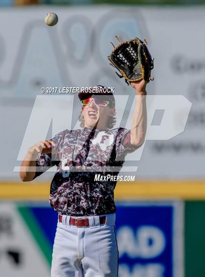 Thumbnail 1 in Floresville vs. Ray (UIL 5A Bi-district Playoffs) photogallery.