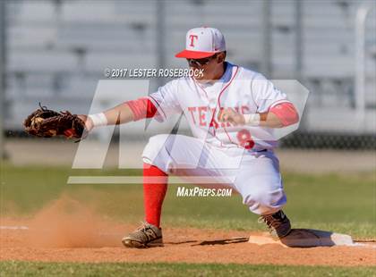 Thumbnail 2 in Floresville vs. Ray (UIL 5A Bi-district Playoffs) photogallery.