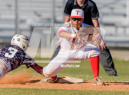 Thumbnail 3 in Floresville vs. Ray (UIL 5A Bi-district Playoffs) photogallery.