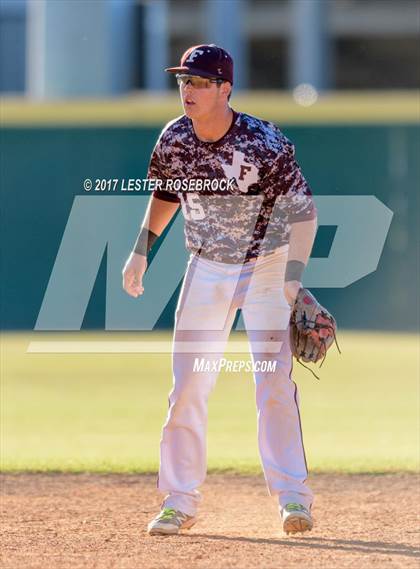 Thumbnail 2 in Floresville vs. Ray (UIL 5A Bi-district Playoffs) photogallery.