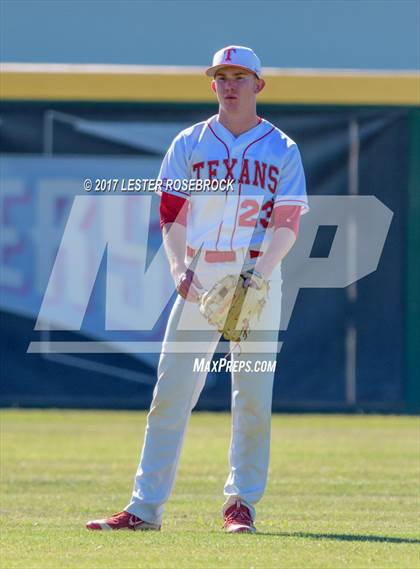 Thumbnail 1 in Floresville vs. Ray (UIL 5A Bi-district Playoffs) photogallery.