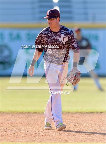 Thumbnail 1 in Floresville vs. Ray (UIL 5A Bi-district Playoffs) photogallery.