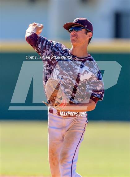 Thumbnail 3 in Floresville vs. Ray (UIL 5A Bi-district Playoffs) photogallery.