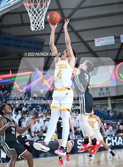 Thumbnail 1 in O'Dea vs. Mountlake Terrace (WIAA State Quarterfinal) photogallery.