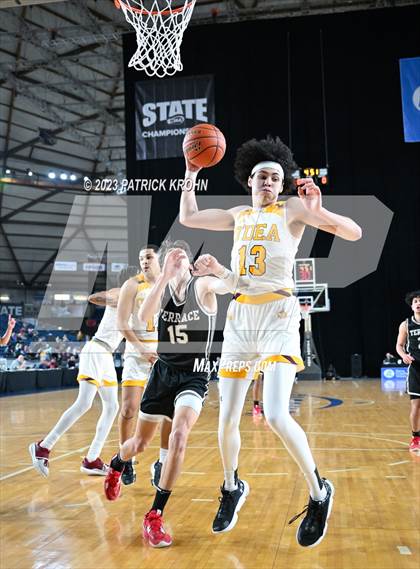 Thumbnail 1 in O'Dea vs. Mountlake Terrace (WIAA State Quarterfinal) photogallery.