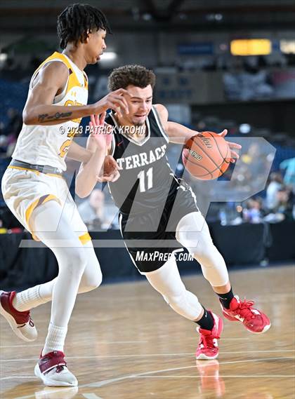 Thumbnail 3 in O'Dea vs. Mountlake Terrace (WIAA State Quarterfinal) photogallery.