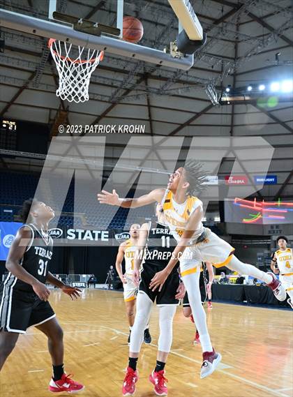 Thumbnail 1 in O'Dea vs. Mountlake Terrace (WIAA State Quarterfinal) photogallery.