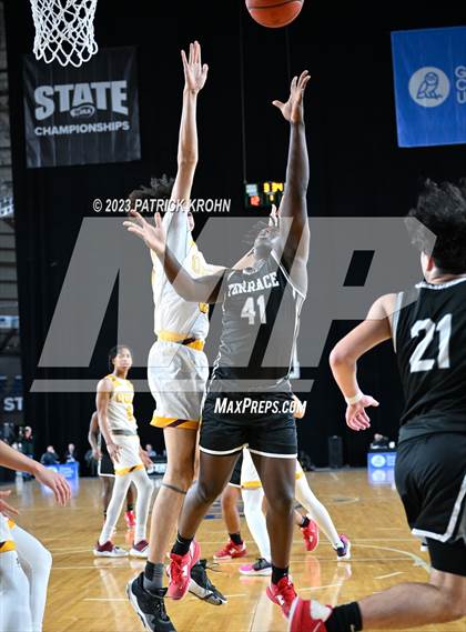 Thumbnail 2 in O'Dea vs. Mountlake Terrace (WIAA State Quarterfinal) photogallery.