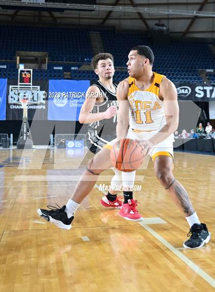 Thumbnail 3 in O'Dea vs. Mountlake Terrace (WIAA State Quarterfinal) photogallery.