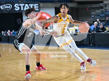 Thumbnail 3 in O'Dea vs. Mountlake Terrace (WIAA State Quarterfinal) photogallery.