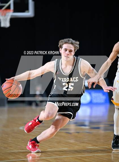 Thumbnail 2 in O'Dea vs. Mountlake Terrace (WIAA State Quarterfinal) photogallery.