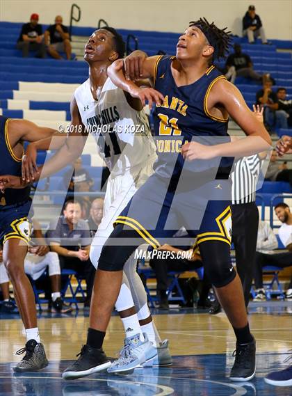 Thumbnail 3 in Santa Monica vs. Chino Hills (Rolling Hills Prep State Preview Classic) photogallery.