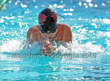 Thumbnail 1 in Valencia vs Hart photogallery.