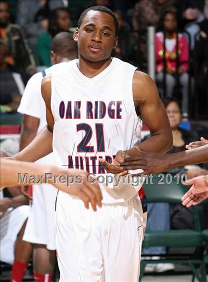 Thumbnail 2 in Oak Ridge Military Academy vs. St. Anthony (PrimeTime Shootout) photogallery.