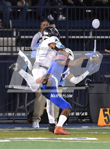 Thumbnail 3 in Bishop Gorman vs. Foothill (Class 5A Southern Region Semifinal) photogallery.