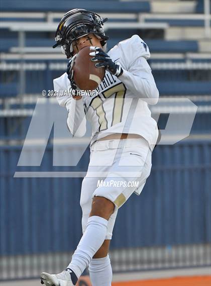 Thumbnail 2 in Bishop Gorman vs. Foothill (Class 5A Southern Region Semifinal) photogallery.