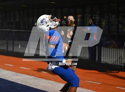Thumbnail 3 in Bishop Gorman vs. Foothill (Class 5A Southern Region Semifinal) photogallery.