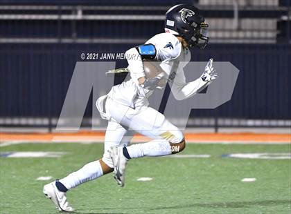 Thumbnail 2 in Bishop Gorman vs. Foothill (Class 5A Southern Region Semifinal) photogallery.