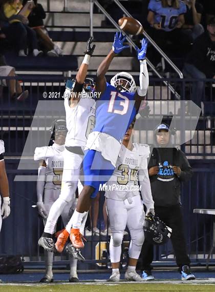 Thumbnail 2 in Bishop Gorman vs. Foothill (Class 5A Southern Region Semifinal) photogallery.