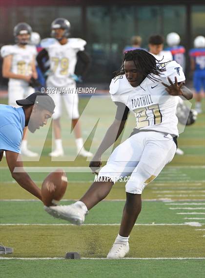 Thumbnail 3 in Bishop Gorman vs. Foothill (Class 5A Southern Region Semifinal) photogallery.