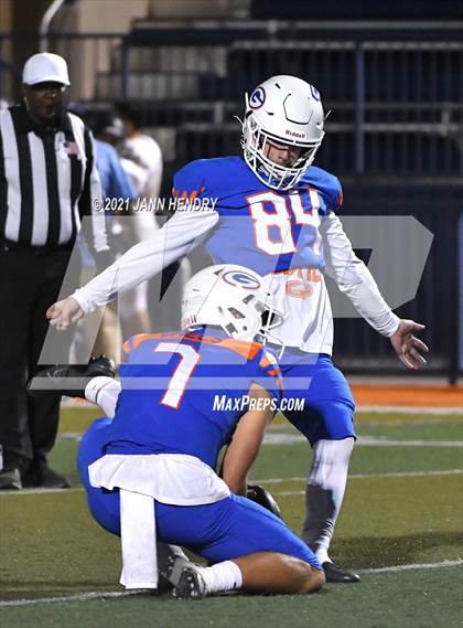 Thumbnail 2 in Bishop Gorman vs. Foothill (Class 5A Southern Region Semifinal) photogallery.