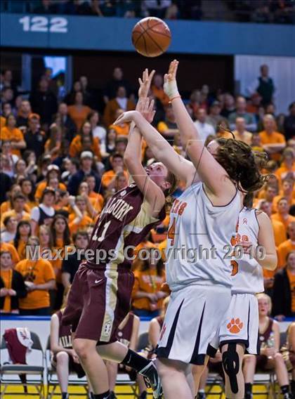 Thumbnail 2 in Millbury vs Oliver Ames (MIAA Division 2 Final) photogallery.