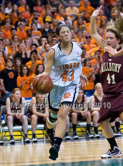 Thumbnail 1 in Millbury vs Oliver Ames (MIAA Division 2 Final) photogallery.