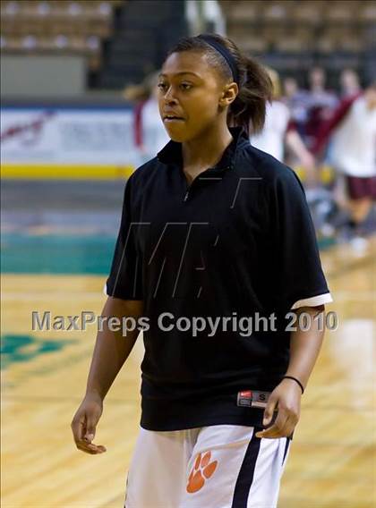 Thumbnail 3 in Millbury vs Oliver Ames (MIAA Division 2 Final) photogallery.