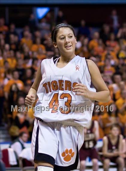 Thumbnail 2 in Millbury vs Oliver Ames (MIAA Division 2 Final) photogallery.