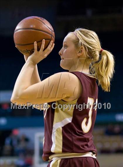 Thumbnail 3 in Millbury vs Oliver Ames (MIAA Division 2 Final) photogallery.