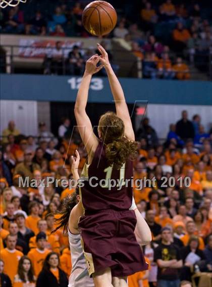 Thumbnail 3 in Millbury vs Oliver Ames (MIAA Division 2 Final) photogallery.