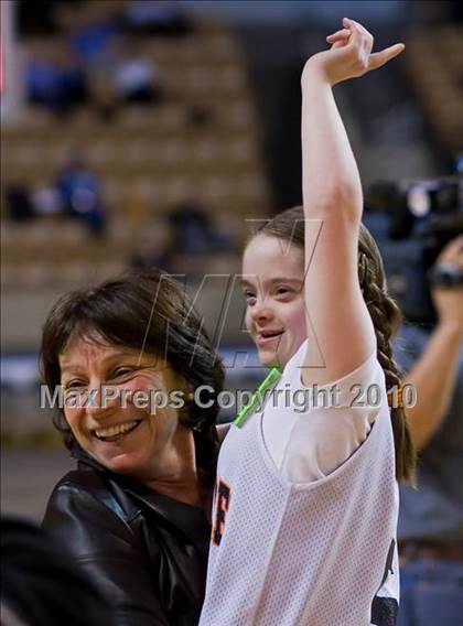 Thumbnail 1 in Millbury vs Oliver Ames (MIAA Division 2 Final) photogallery.