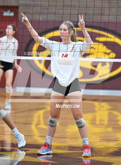 Thumbnail 2 in Seton Catholic @ Northwest Christian (AIA 3A Semifinal) photogallery.