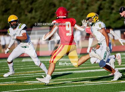 Thumbnail 1 in JV: Bishop Manogue @ Jesuit photogallery.