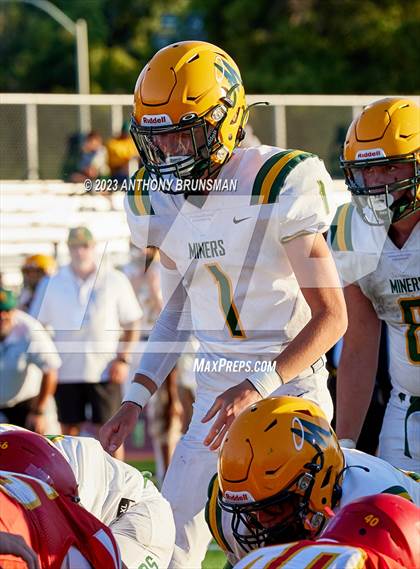 Thumbnail 2 in JV: Bishop Manogue @ Jesuit photogallery.