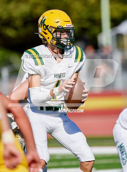 Thumbnail 1 in JV: Bishop Manogue @ Jesuit photogallery.