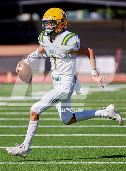 Thumbnail 1 in JV: Bishop Manogue @ Jesuit photogallery.